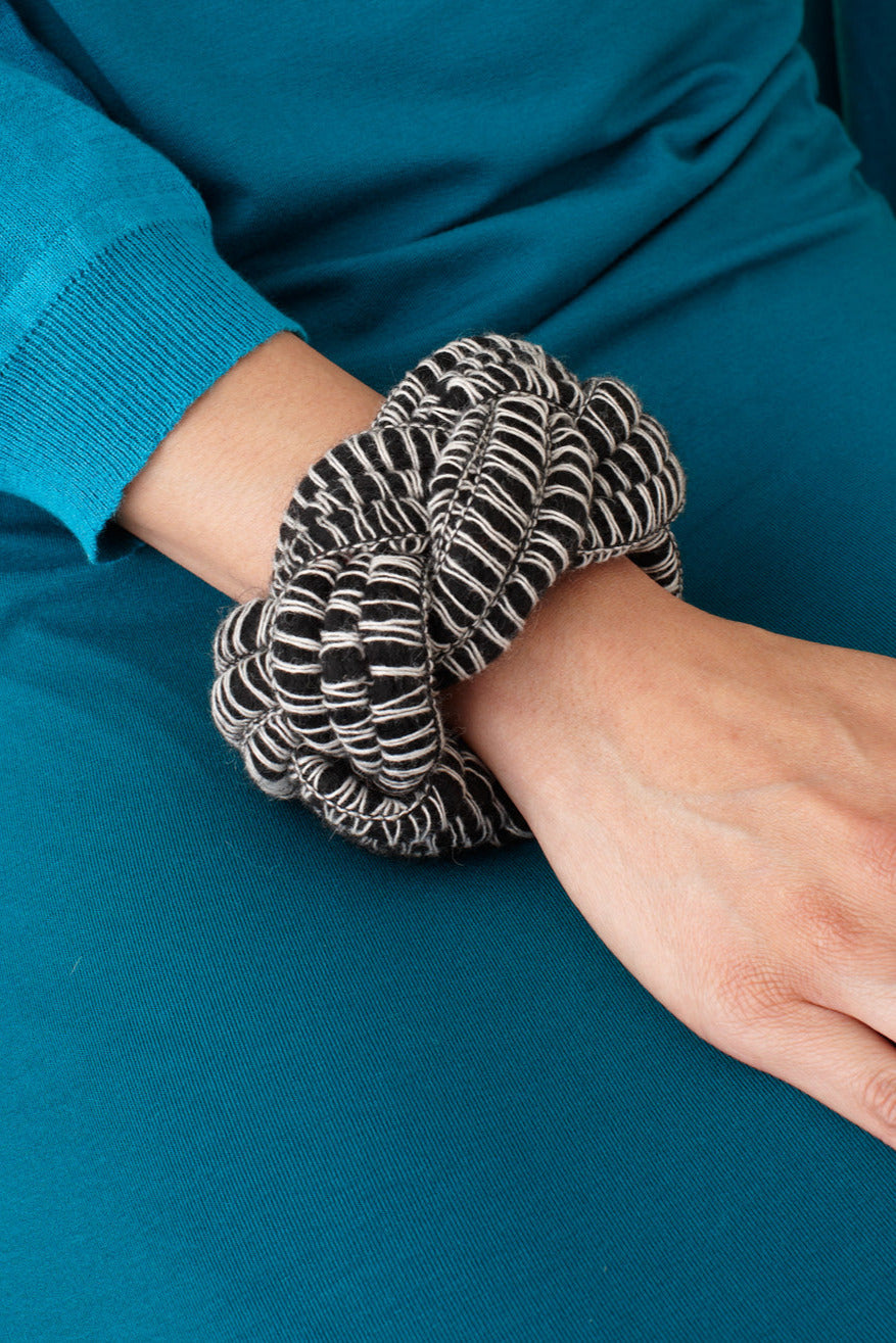 Braided Bracelet (Crafts) - Version 5
