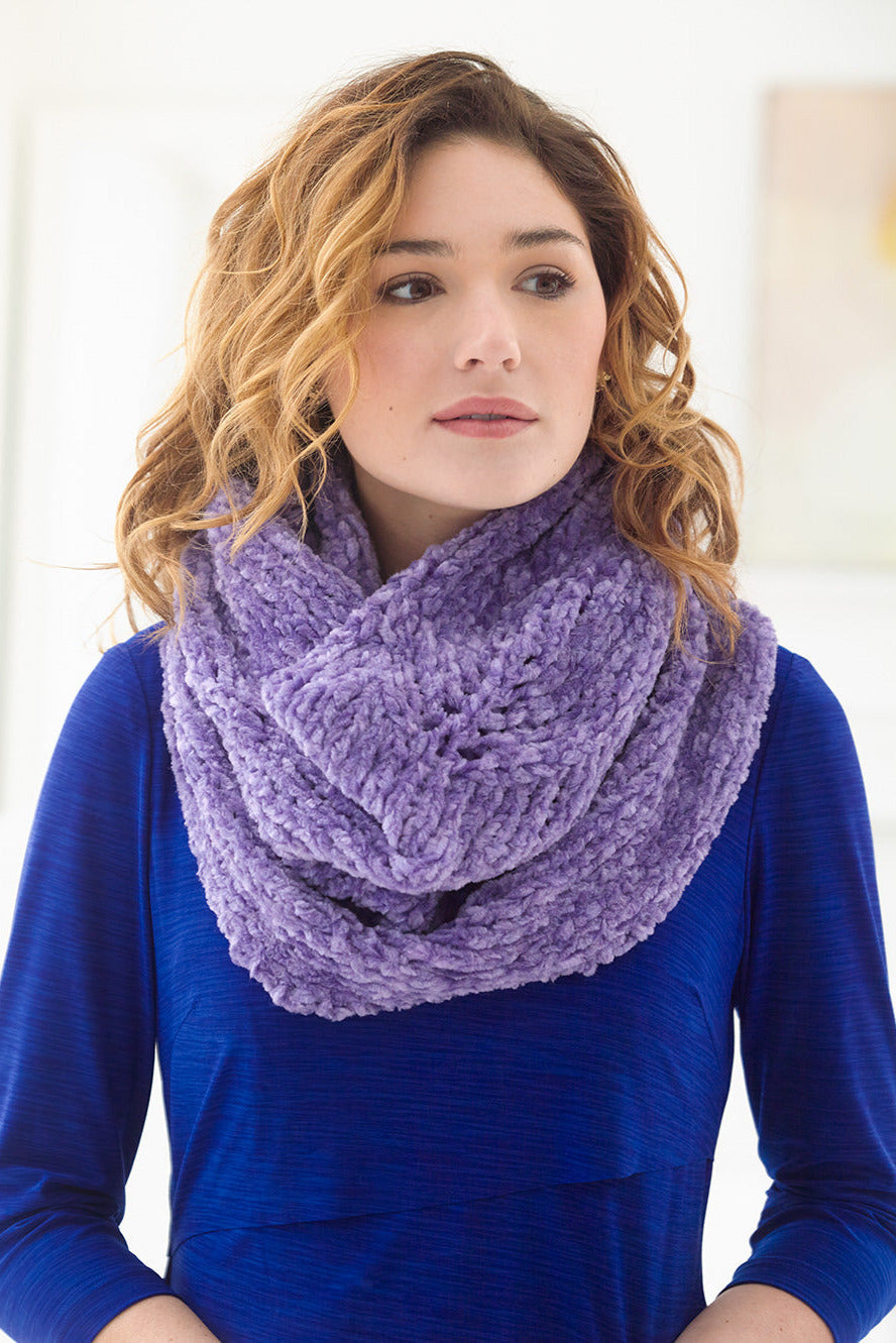 Chenille Lace Cowl Pattern (Knit)