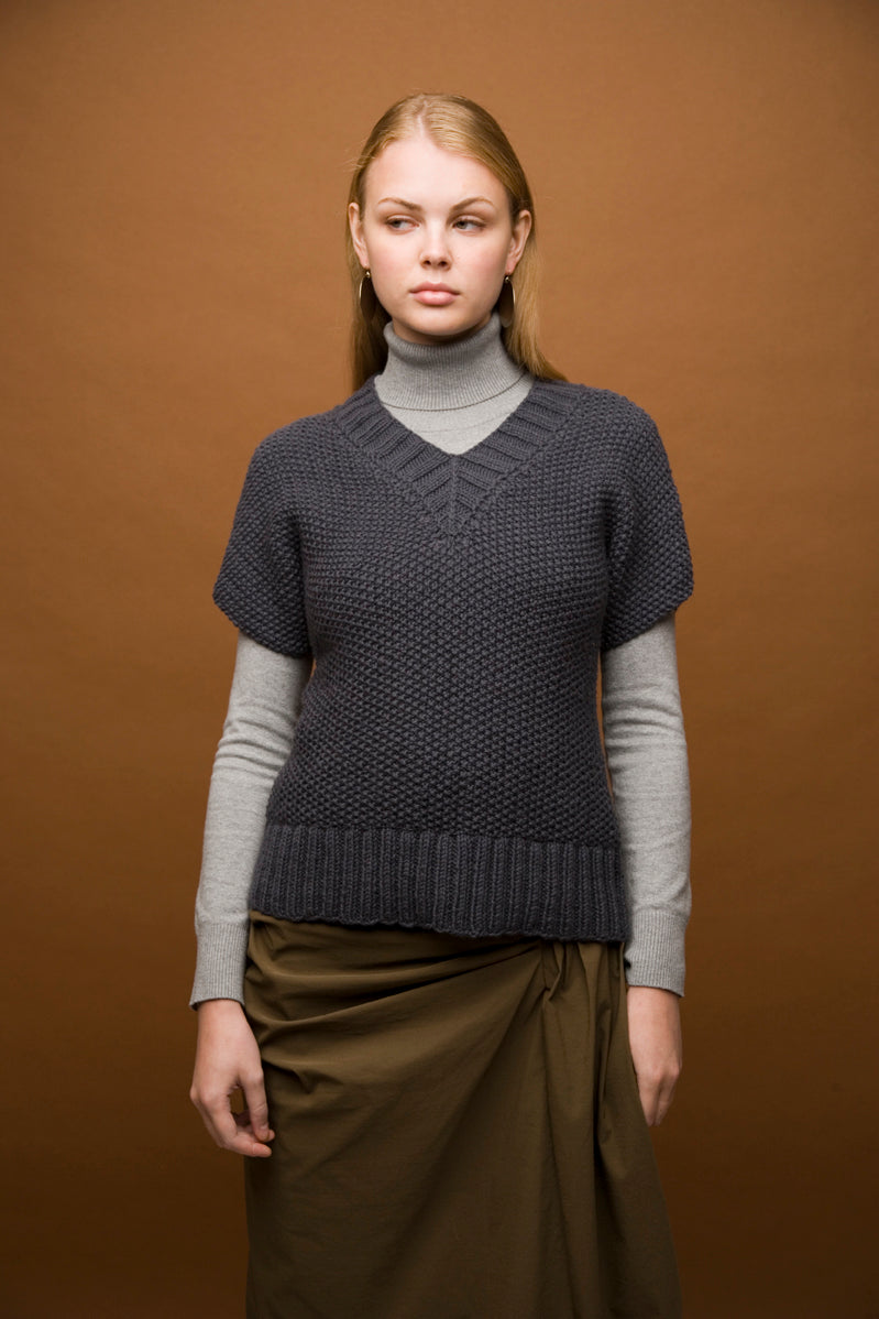 Knit Sweater Vest (Knit)