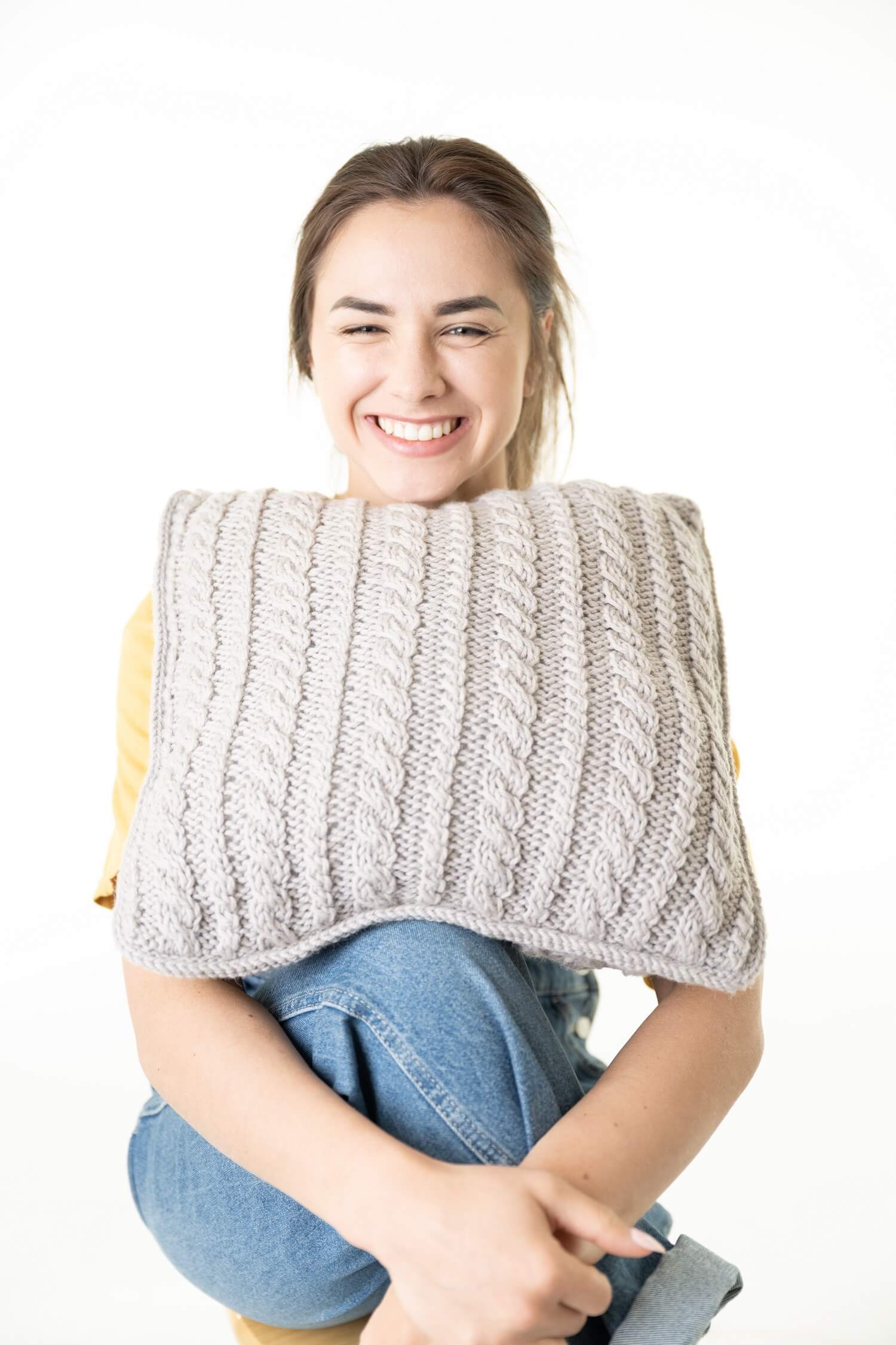 Cable Knit Pillow (Knit)
