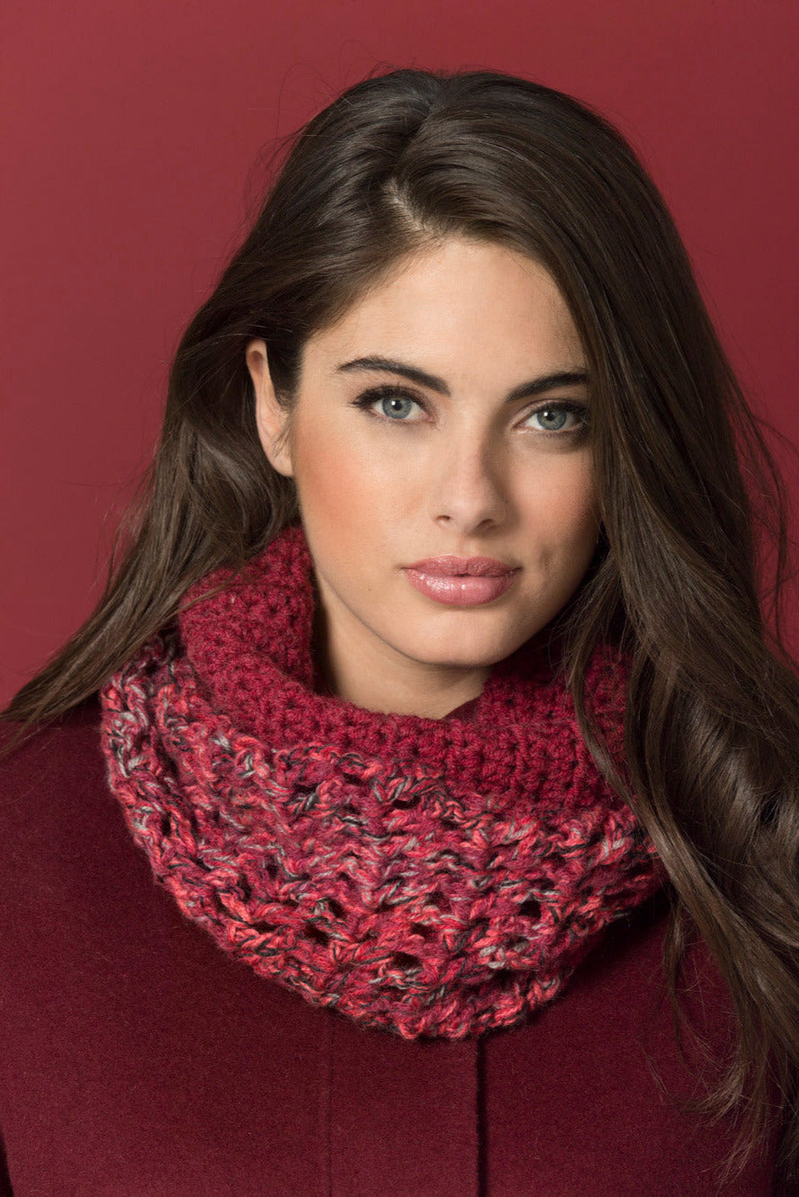 Level 2 - Easy Crochet Cowl (Crochet) - Version 2